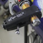 Traba De Acelerador Y Freno De Mano Para Moto Gran Aventura - Imagen 3