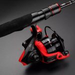 Reel Frontal Abu Garcia Currica Señuelo Rio Costa Black Max5 - Imagen 4