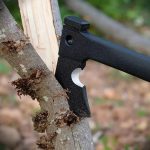 Hacha Táctica Con Cuchillo Sierra Pedernal Para Camping - Imagen 4