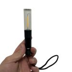 Luz tipo llavero con luz Calida y Roja, tiene IMAN y es recargable