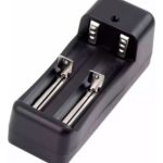 Cargador P/dos Baterías 3,7 V Y 2 Baterías 3,7 V 1200 Mah