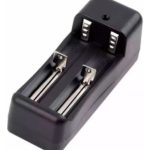 Cargador P/dos Baterías 3,7 V Y 2 Baterías 3,7 V 1200 Mah