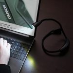 Linterna Doble Luz Led Para Cuello Lectura O Trabajo Carson - Imagen 9