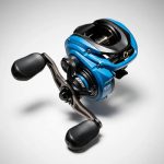 Reel Galleta Avenger 8000 Azul Derecho - Imagen 6